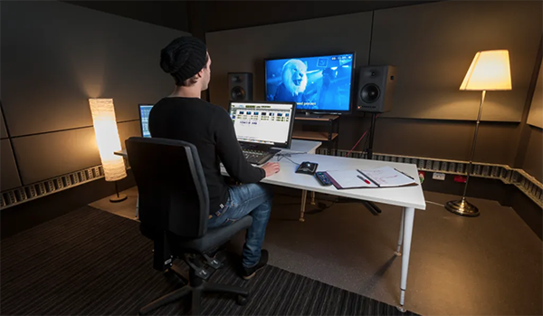 Adelaide Studios ST Picture 022