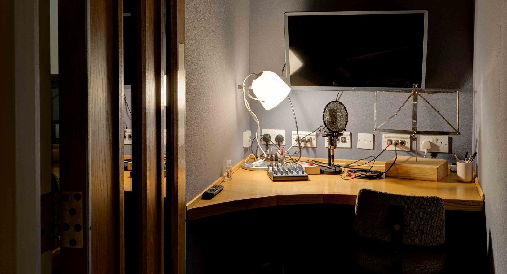 Pinewood Studios ST Picture 26