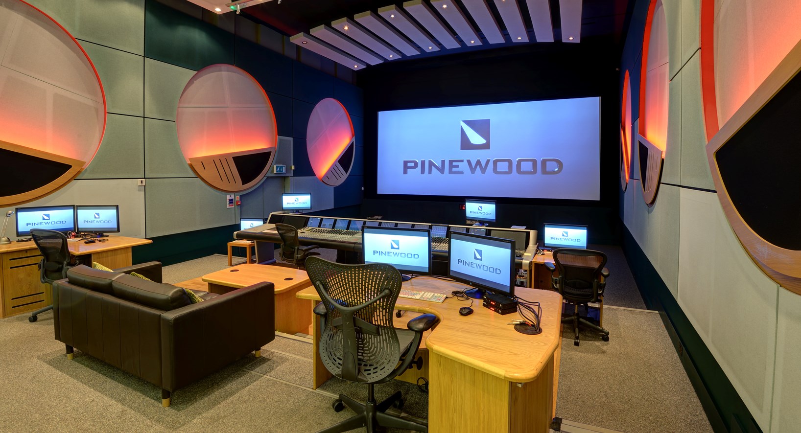 Pinewood Studios ST Picture 41