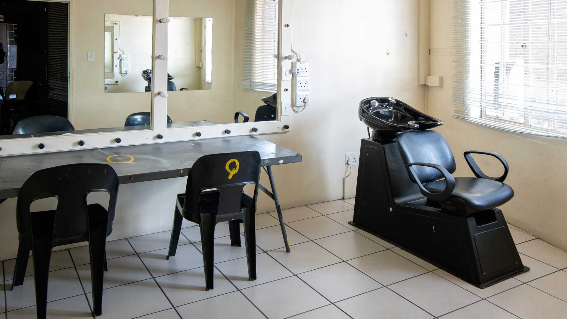 Q-Studios ST Picture 7