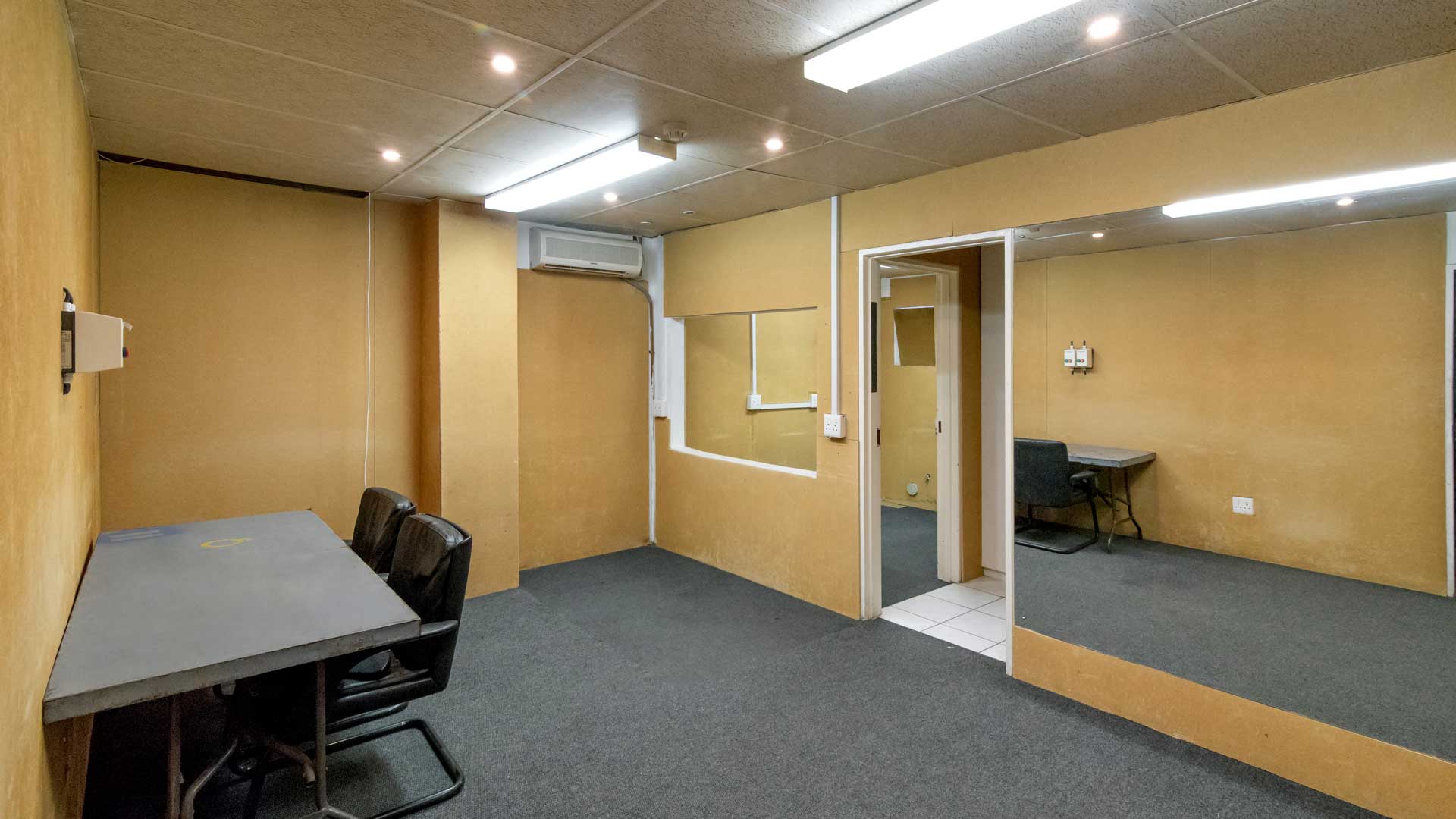 Q-Studios ST Picture 16
