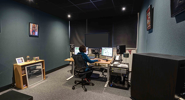 Shepperton Studios ST Picture 52