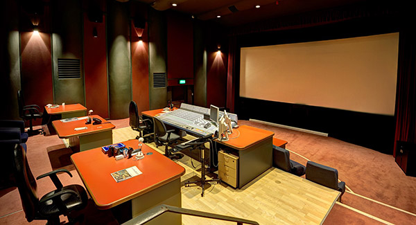Shepperton Studios ST Picture 53