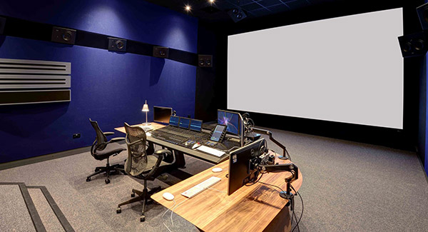 Shepperton Studios ST Picture 59