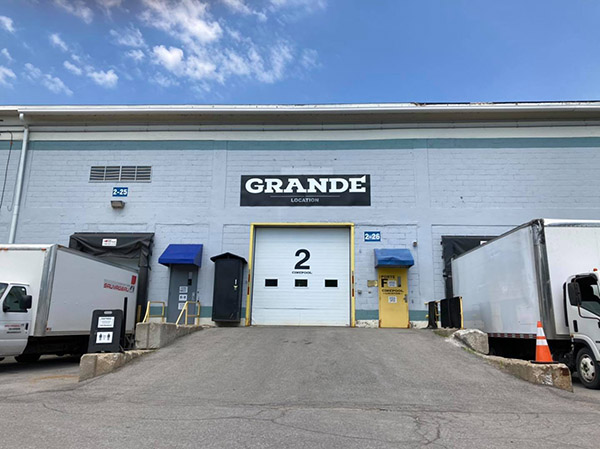 Grandé Studios LaSalle ST Picture 6