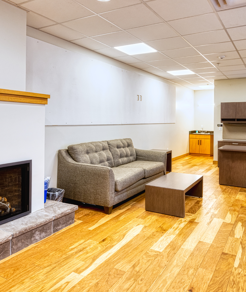 1601 Studios ST Picture 4