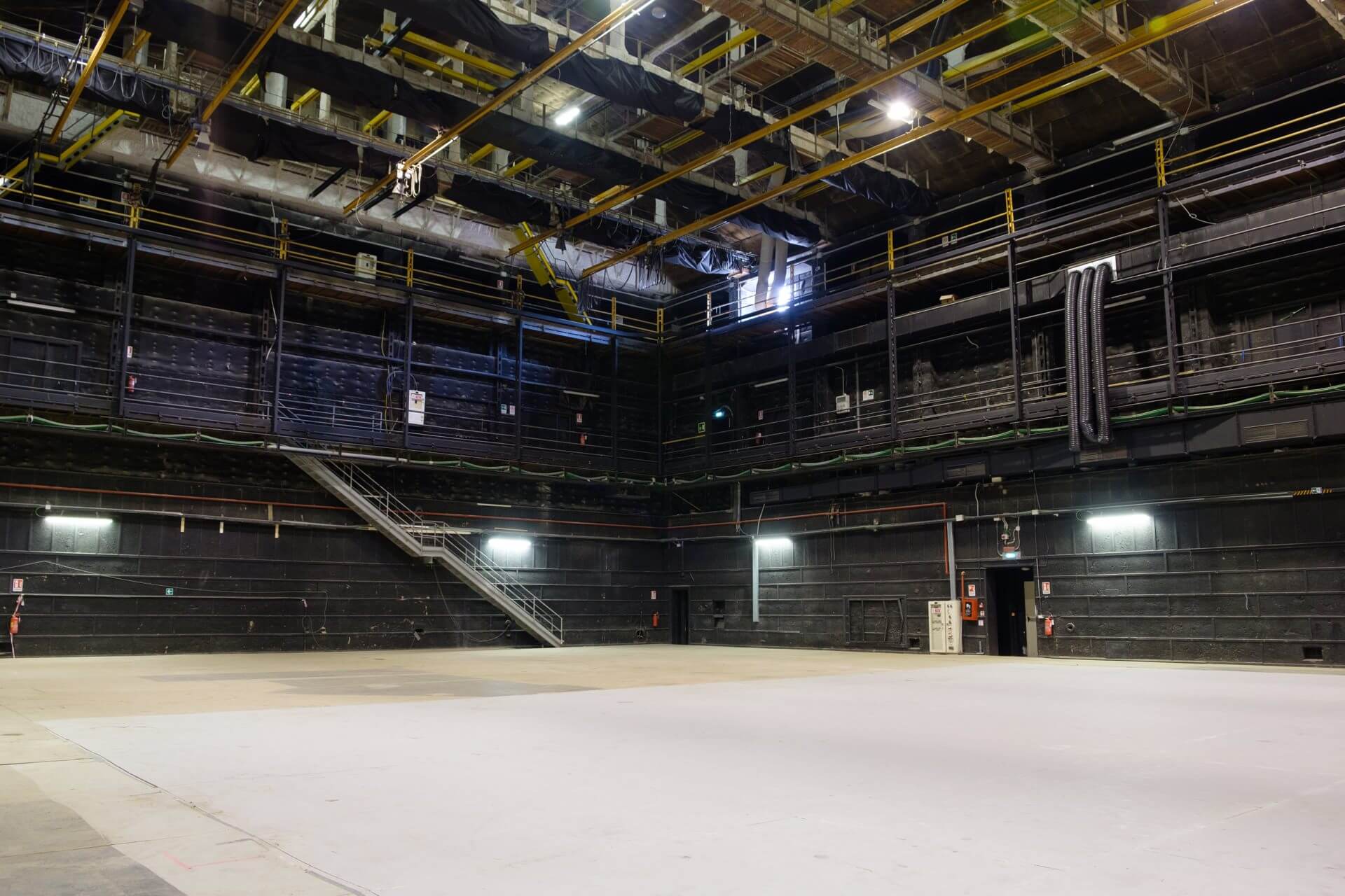 Cinecitta SS Teatro 15 Picture 013