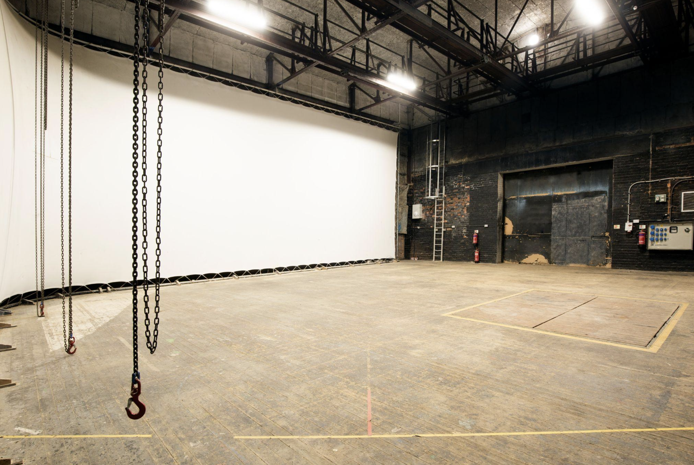 Bray Film Studios SS Stage 3 Picture 001