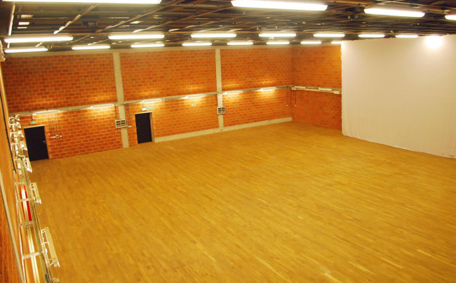 ATM Studio SS Sound Stage F Picture 002