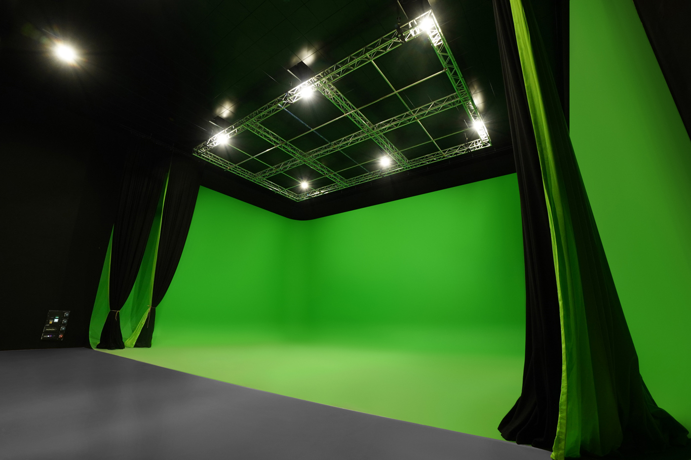 London Film Studios SS Stage B Picture 001