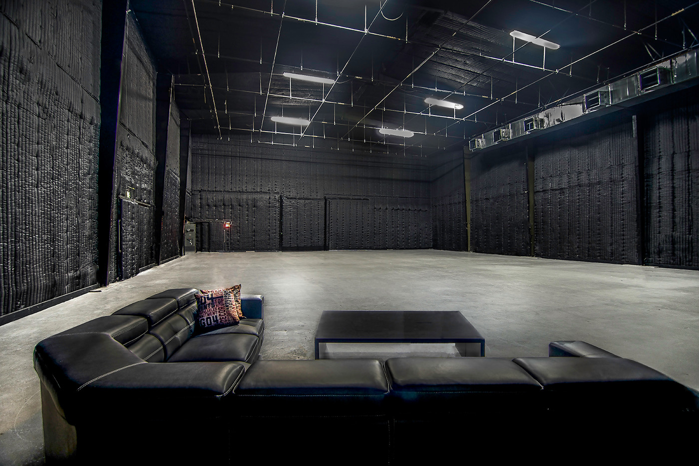 Line 204 Hollywood SS West Stage Picture 001