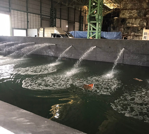 The Studio Park SS Stage Indoor Tank Picture 002