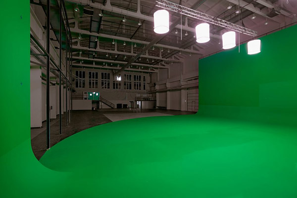 Green Screen Studio SS The Stage Picture 00006