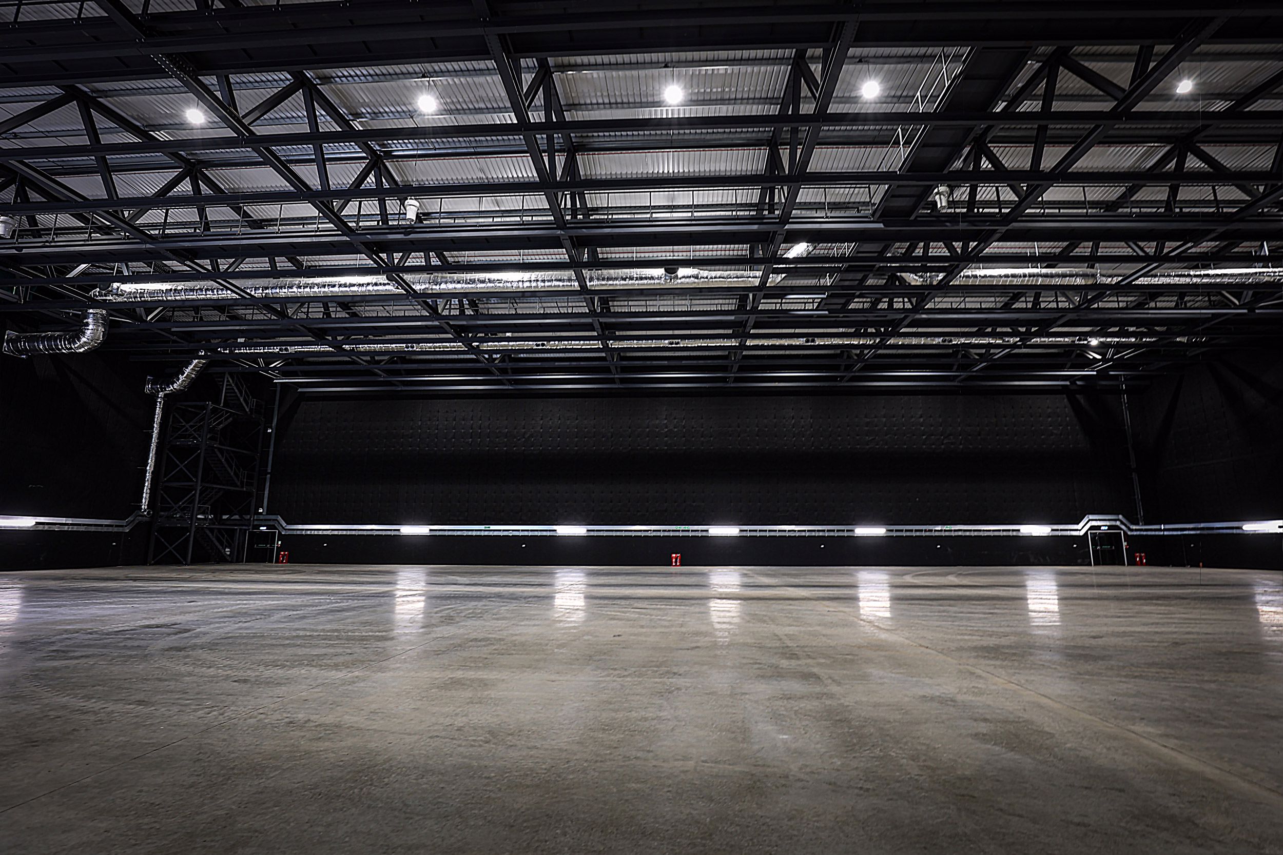 Bovingdon Airfield Studios SS Stage B Picture 001