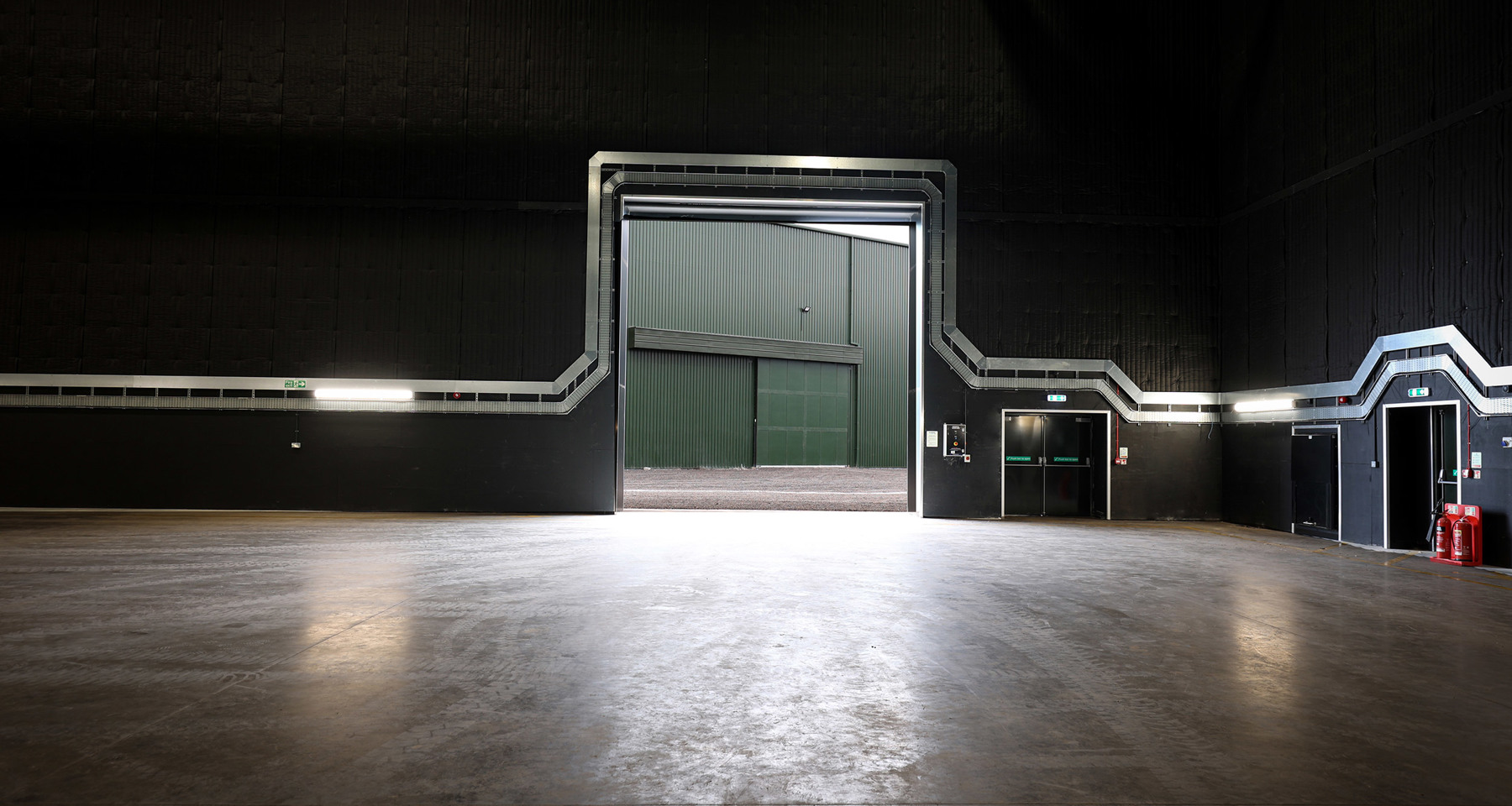 Bovingdon Airfield Studios SS Stage B Picture 002