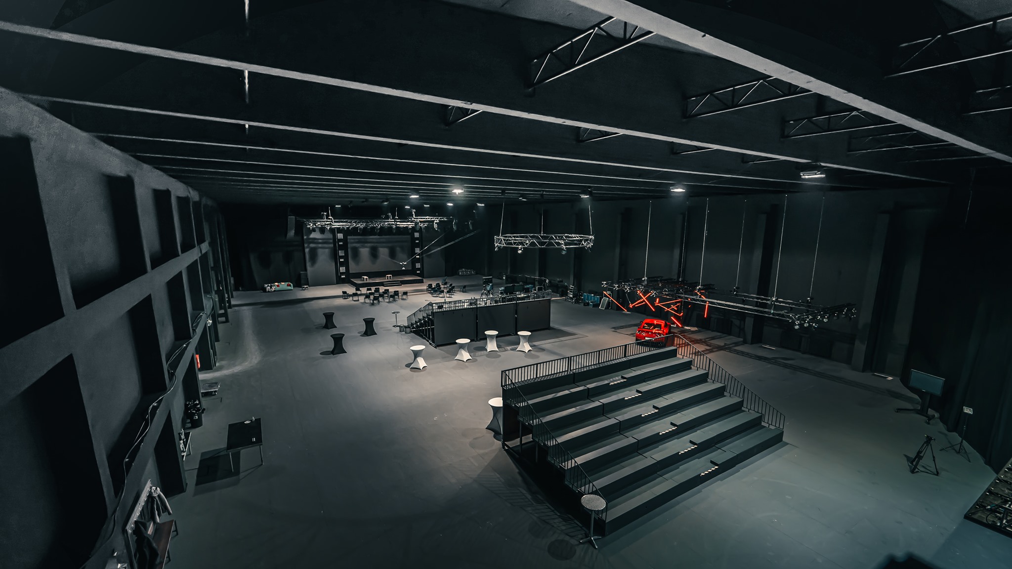 A4 Studio SS The Stage Picture 1