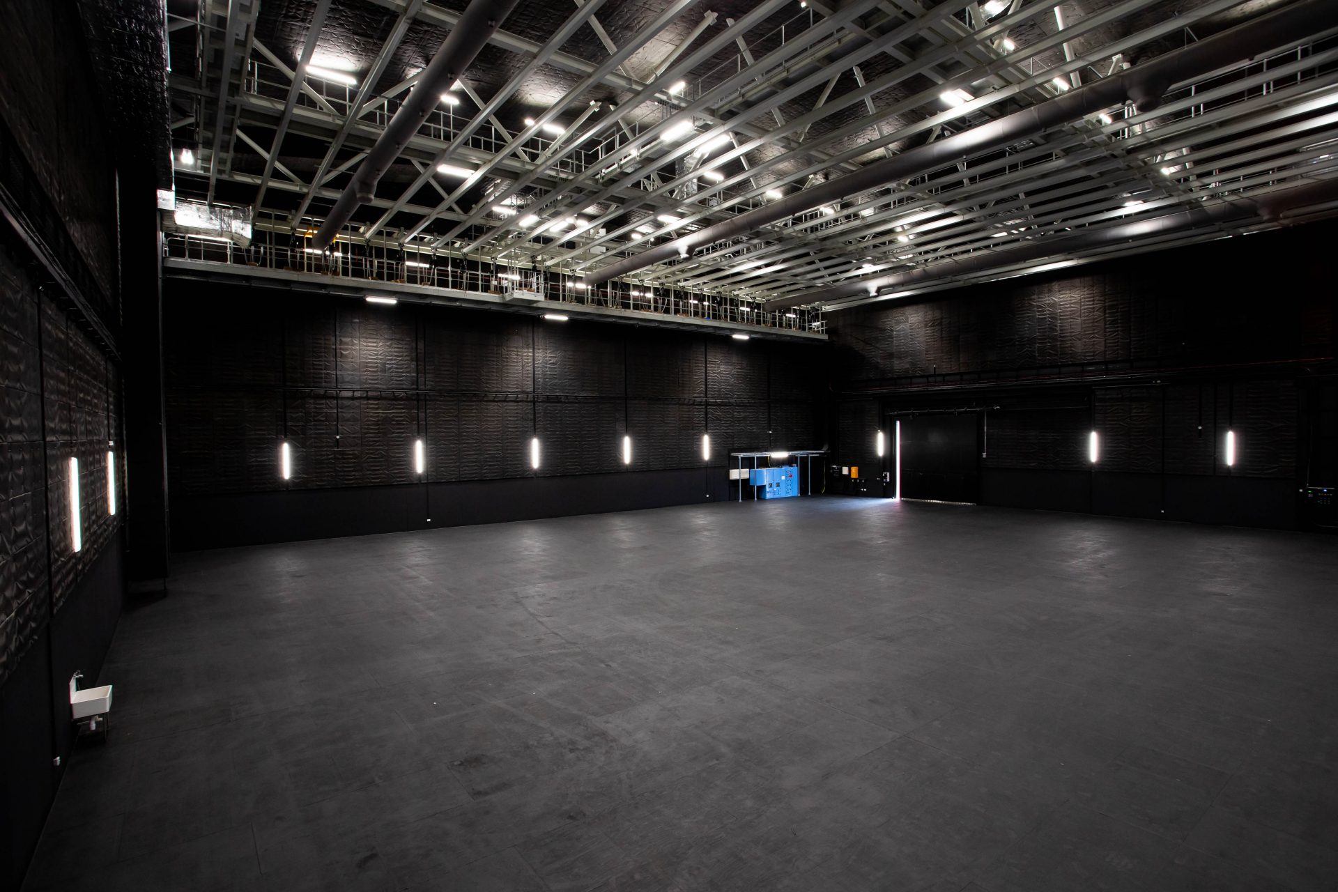 Elstree Studios SS Platinum Stage 3 Picture 001.jpg