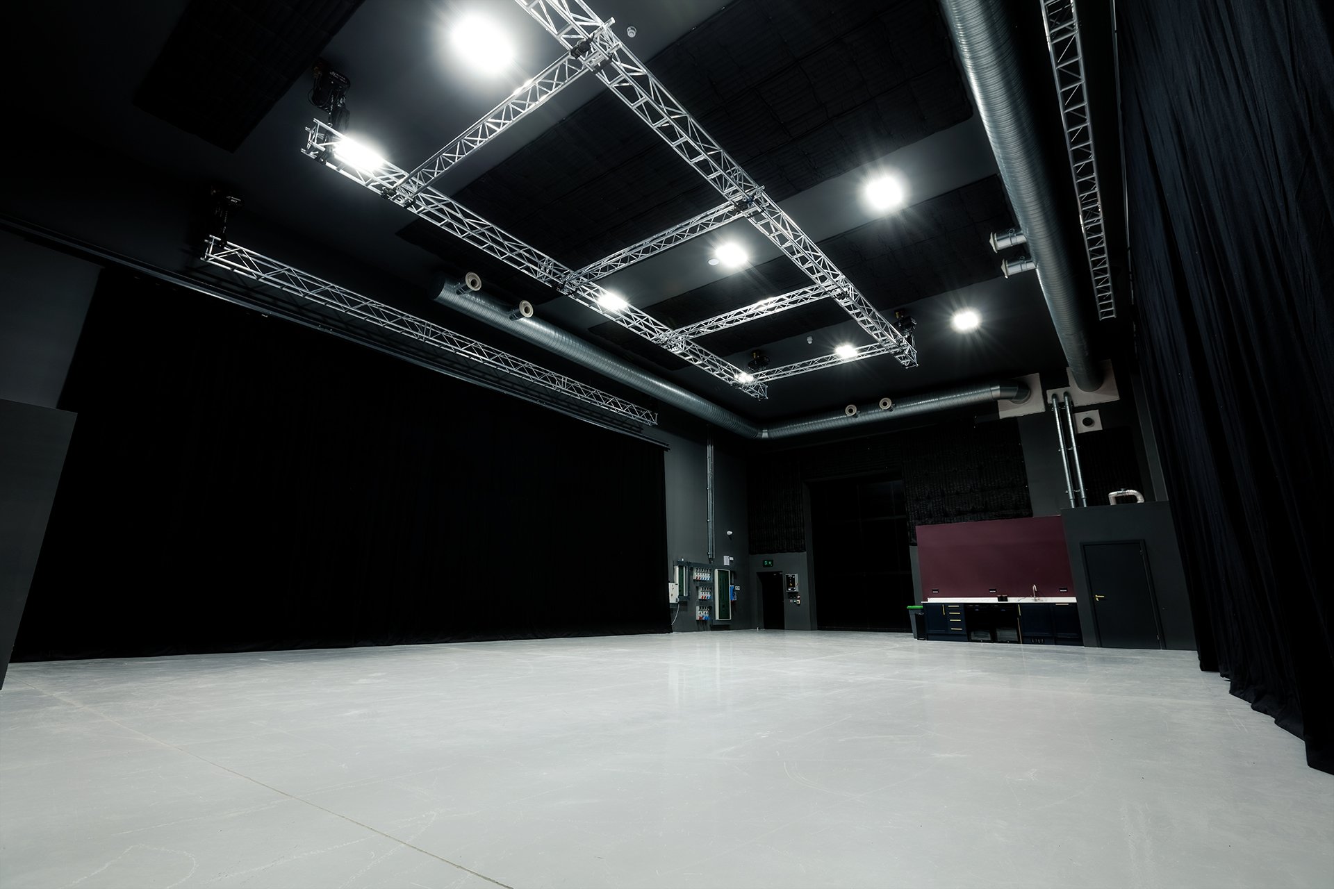 RD Studios SS 4 Picture 001