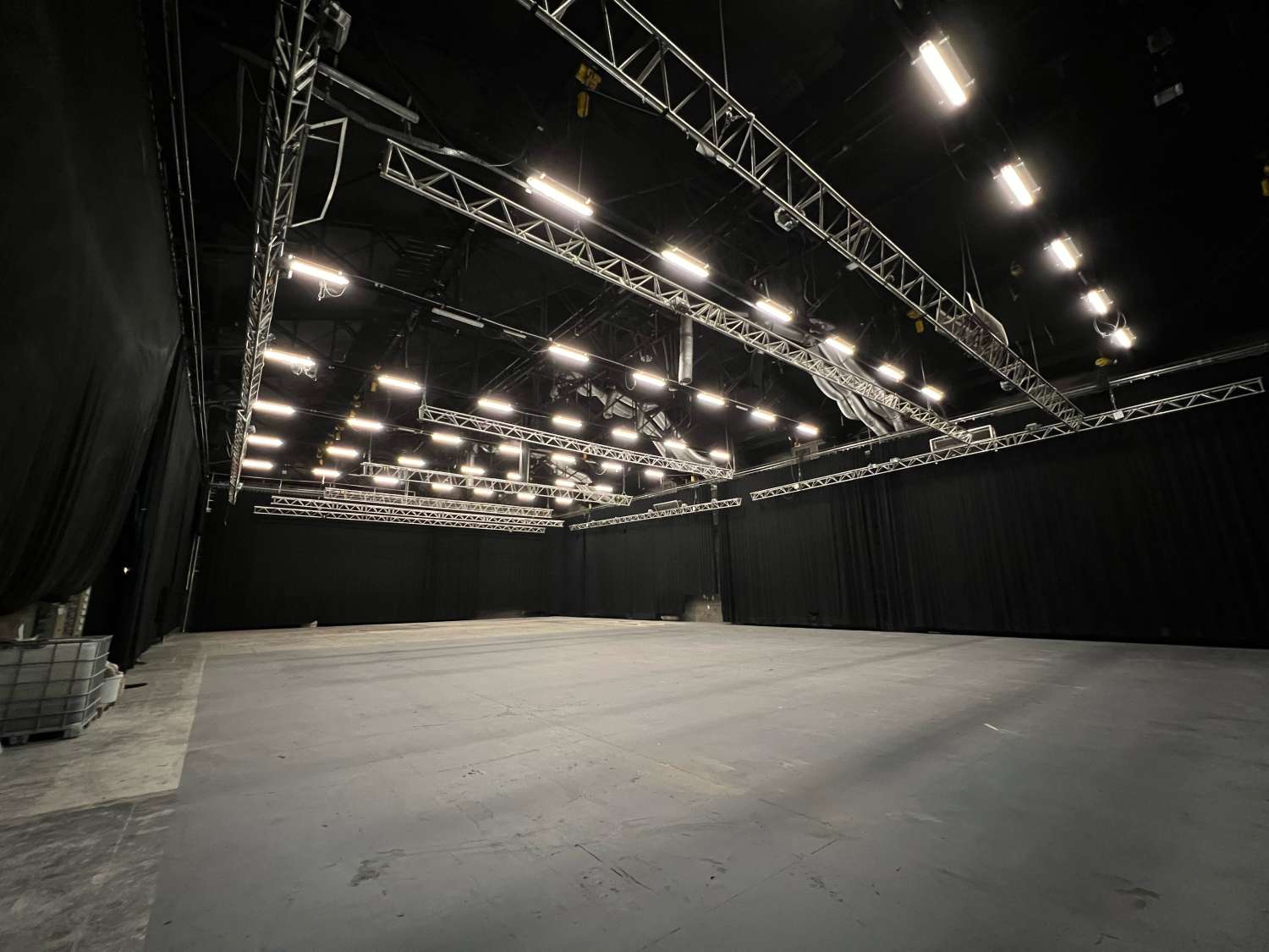 Les Studios de la Montjoie SS Plateau 1000 Picture 1