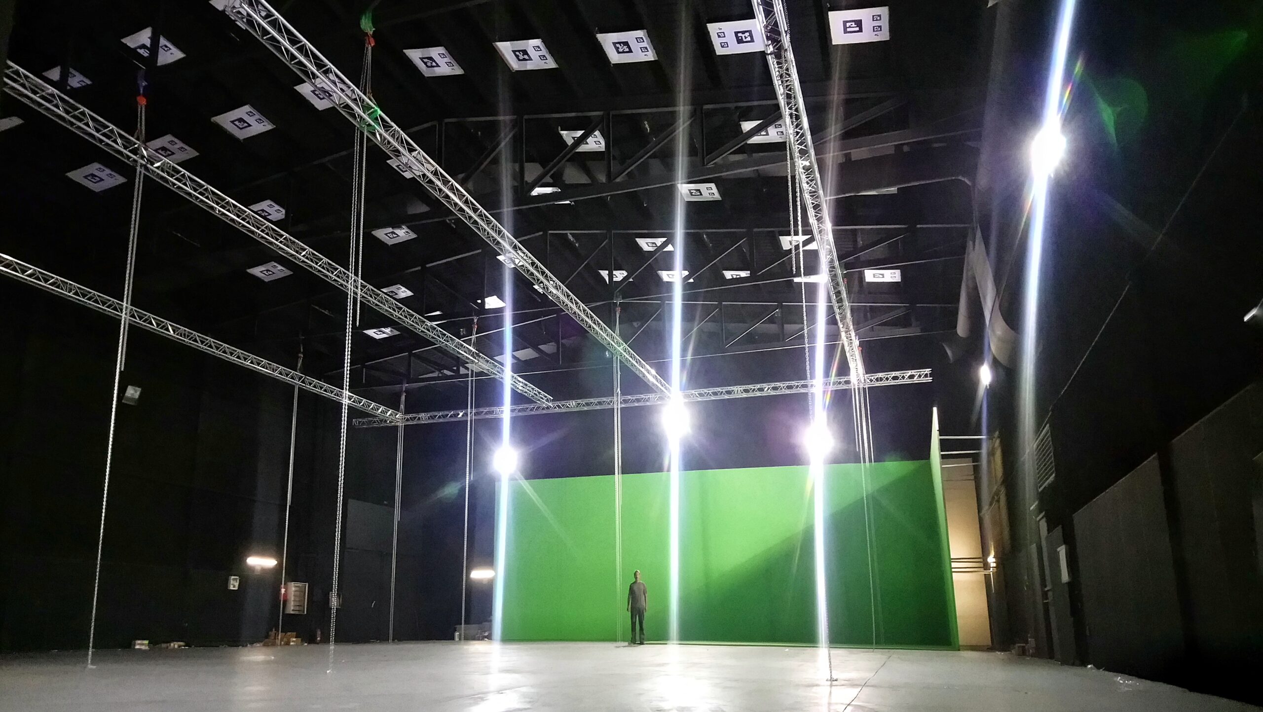 NonStop Studios SS Estudio 4 Picture 001