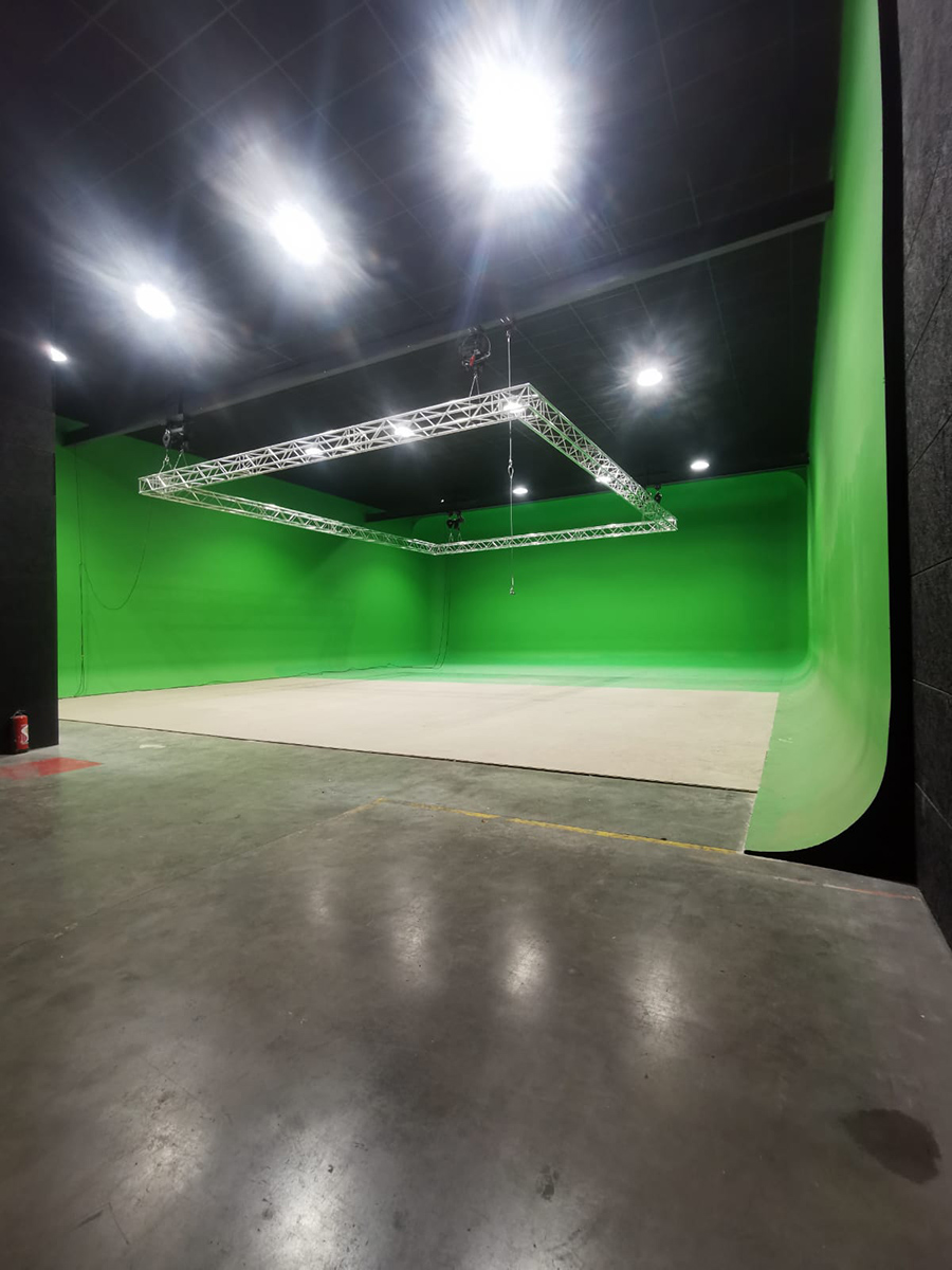 Provence Studios SS M10 Picture 02