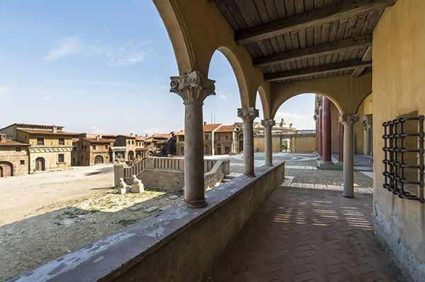 Korda Studios SA Renaissance Town Picture 00016