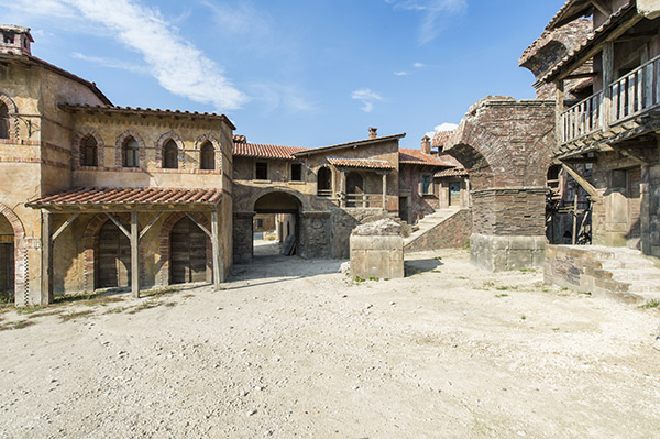 Korda Studios SA Renaissance Town Picture 00018