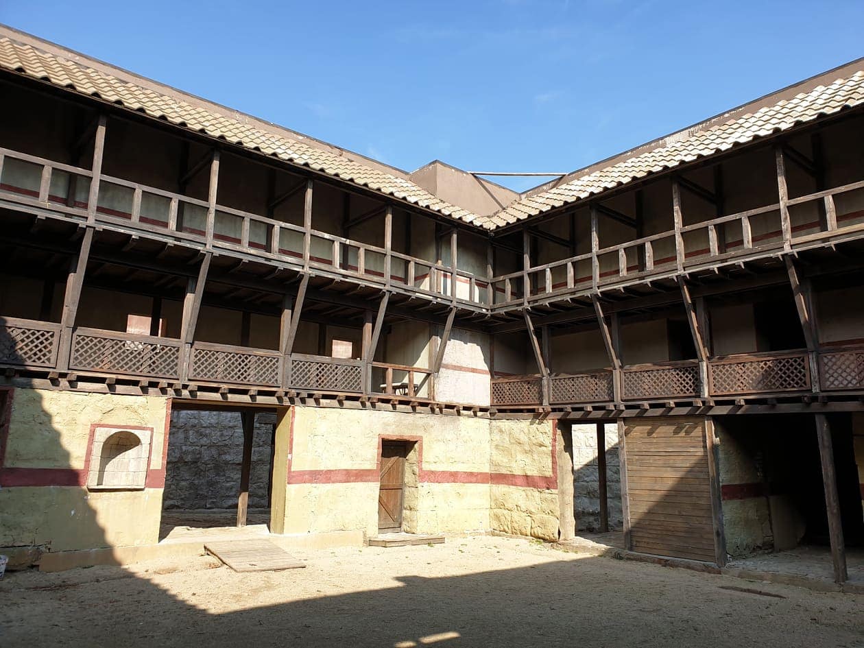 Roman City00016
