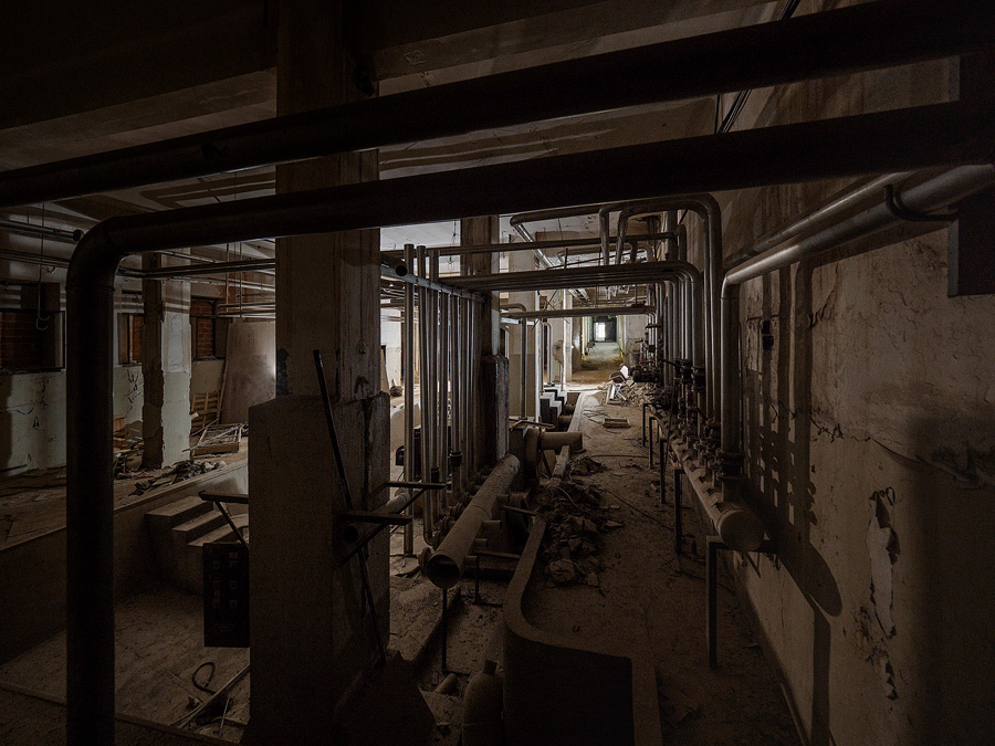 Parc Audiovisual De Catalunya SA Dark Basement Picture 2