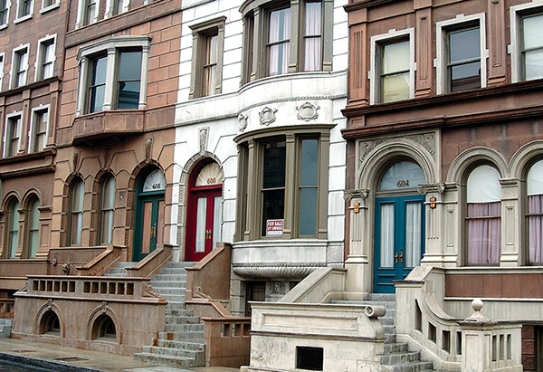 The Studios at Paramount SA Brownstone Set Picture 4