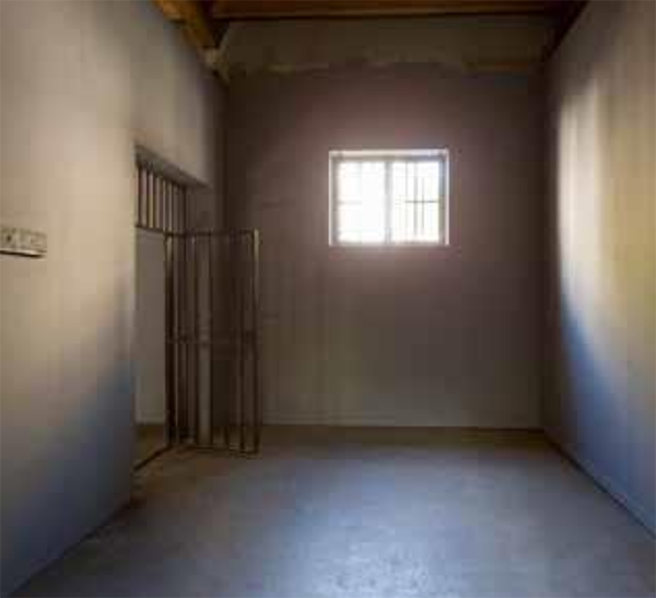 Bavaria Studios SA Gefaegnis Jail Picture 004