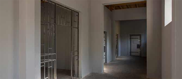 Bavaria Studios SA Gefaegnis Jail Picture 005