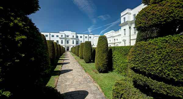 Pinewood Studios SA Heatherden Hall Exterior & Formal Gardens Picture 5
