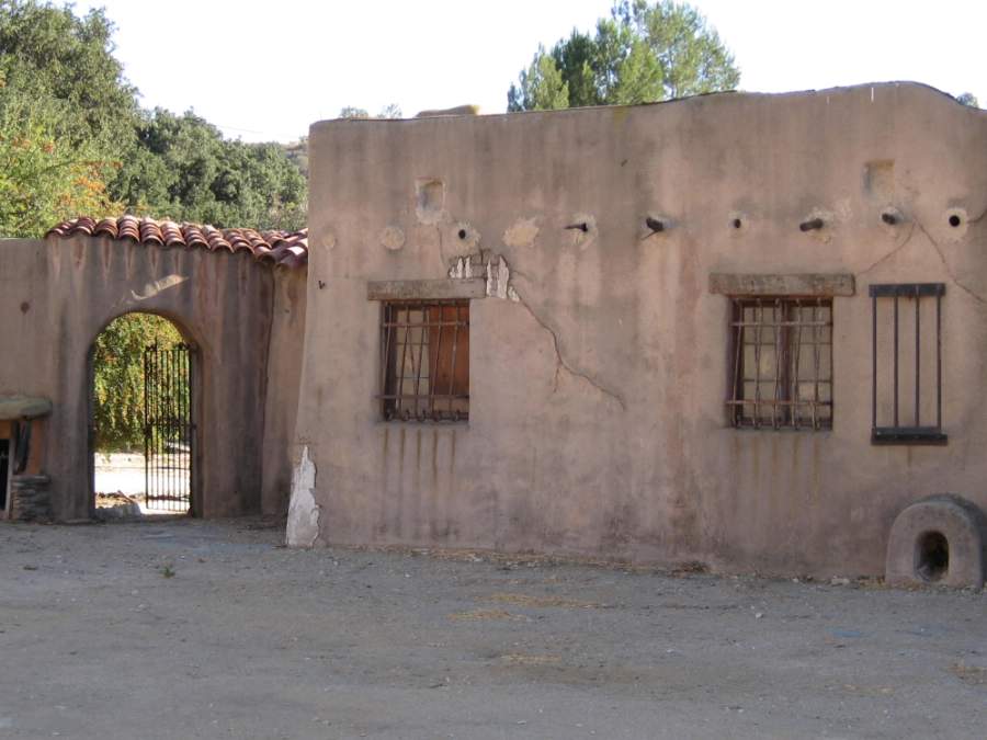 Melody Ranch Motion Picture Studio SA Adobe Village : Mexican Mission Picture 2