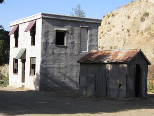 Melody Ranch SA Mid American Main Street : Lonely Gas Station Picture 12