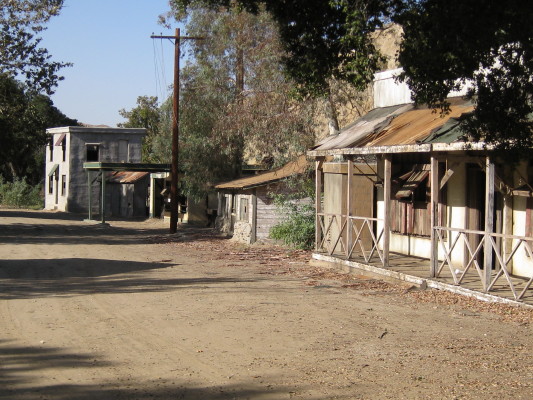 Melody Ranch SA Mid American Main Street : Lonely Gas Station Picture 13