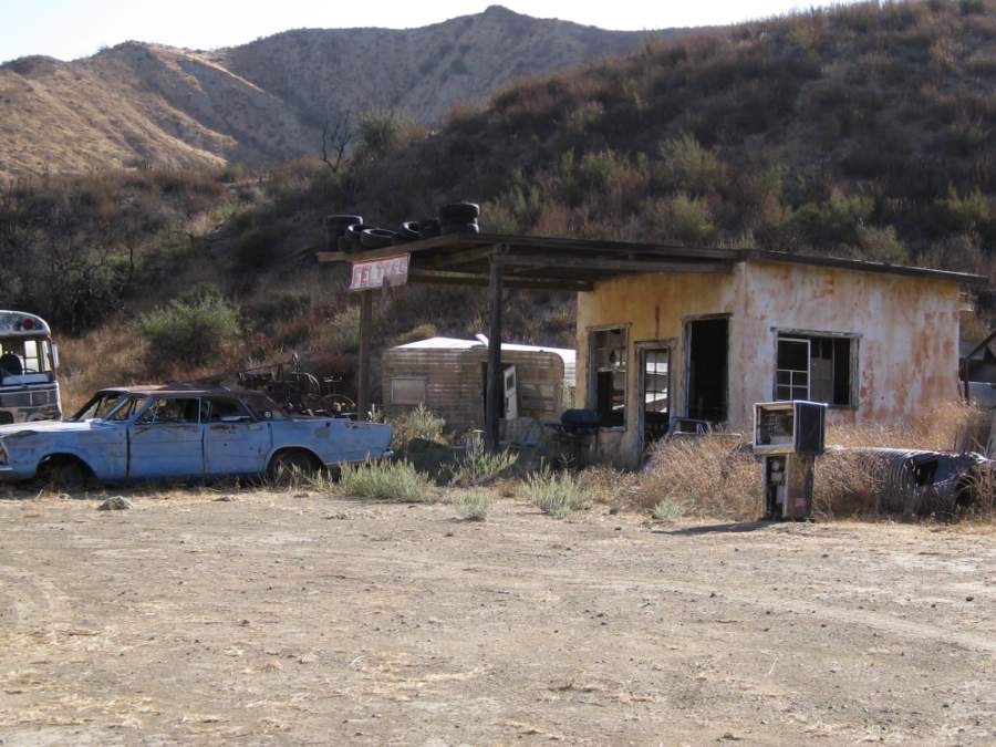 Melody Ranch SA Mid American Main Street : Lonely Gas Station Picture 14