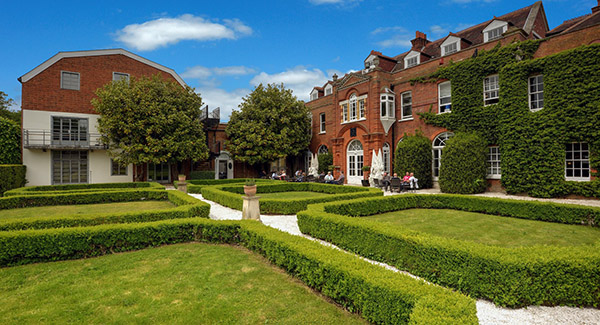 Shepperton Studios SA Littleton House Exterior and Gardens Picture 002