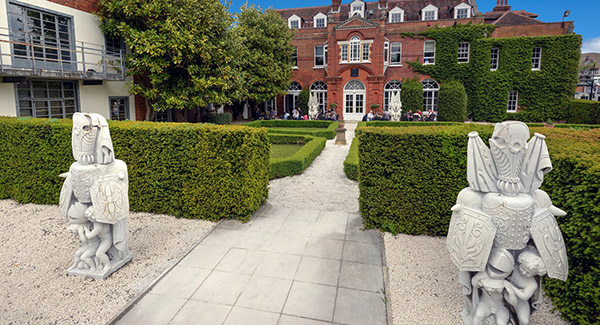 Shepperton Studios SA Littleton House Exterior and Gardens Picture 003