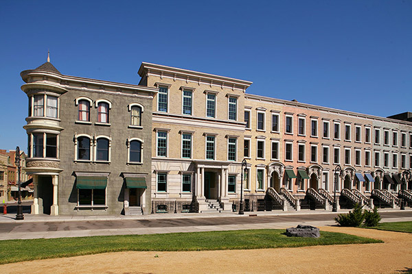 Universal Studios Lot SA Brownstone Street Picture 4