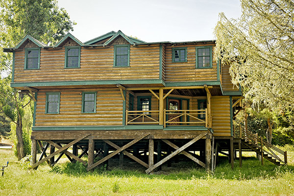 Universal Studios Lot SA Log Cabin Picture 5