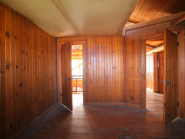 Universal Studios Lot SA Log Cabin Picture 8