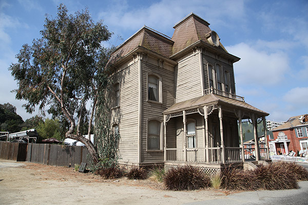 Universal Studios Lot SA Psycho House Picture 002