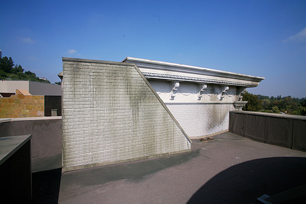 Universal Studios Lot SA Rooftops Picture 2