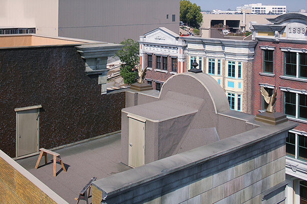 Universal Studios Lot SA Rooftops Picture 5