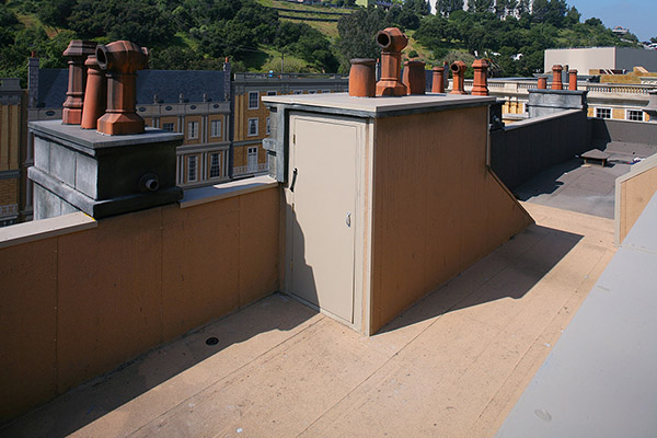 Universal Studios Lot SA Rooftops Picture 7