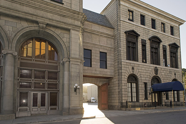 Universal Studios Lot SA Walll Street Picture 4