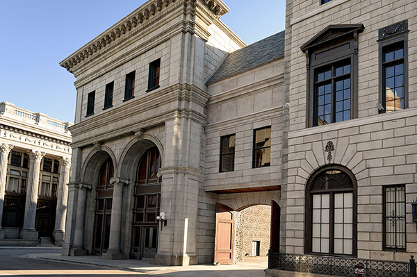 Universal Studios Lot SA Walll Street Picture 5