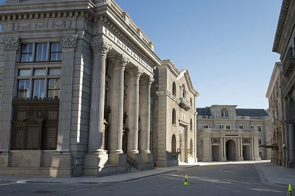 Universal Studios Lot SA Walll Street Picture 9