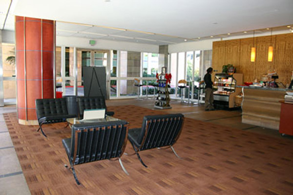 Warner Bros. Studios SA Bridge Building Picture 3